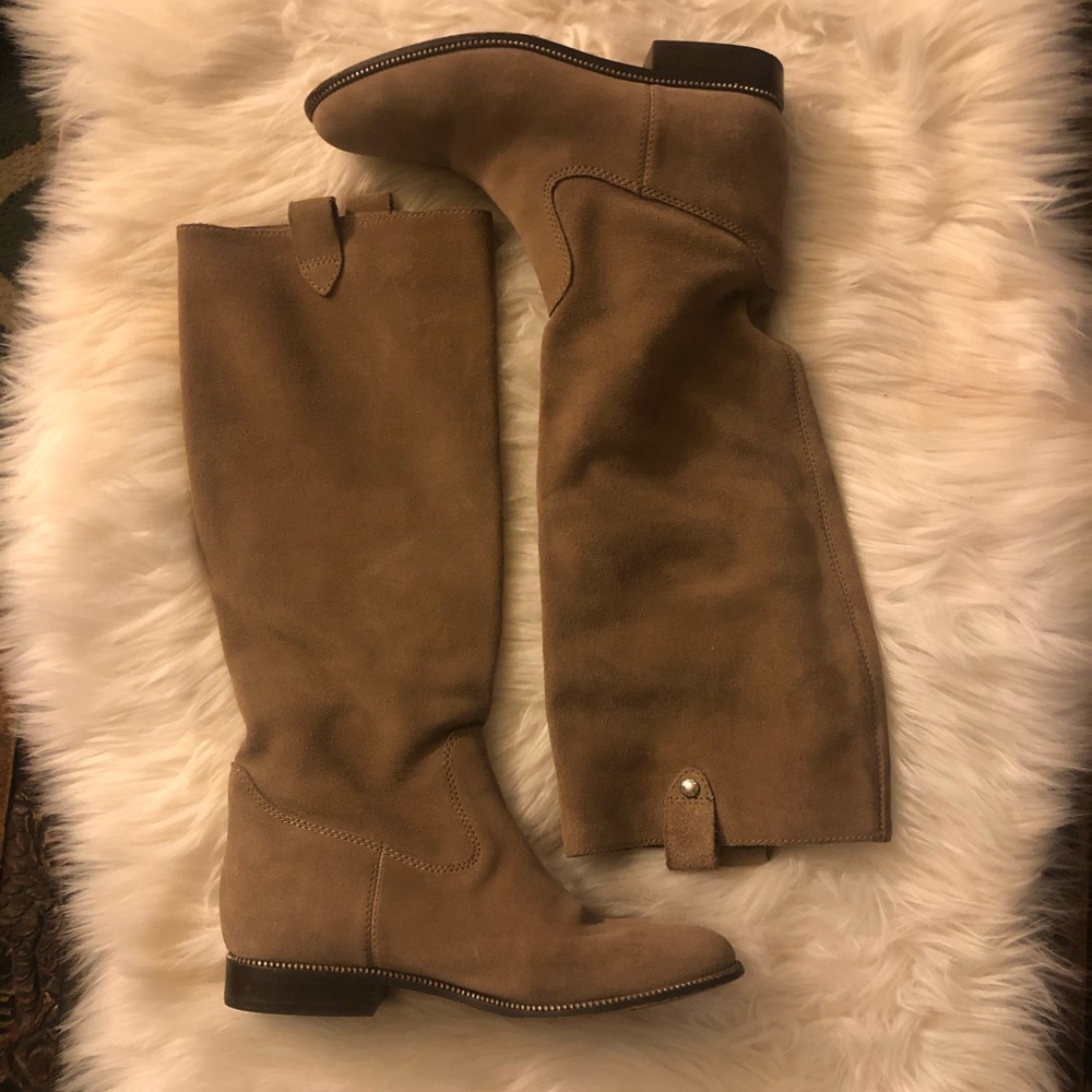 Knew boots